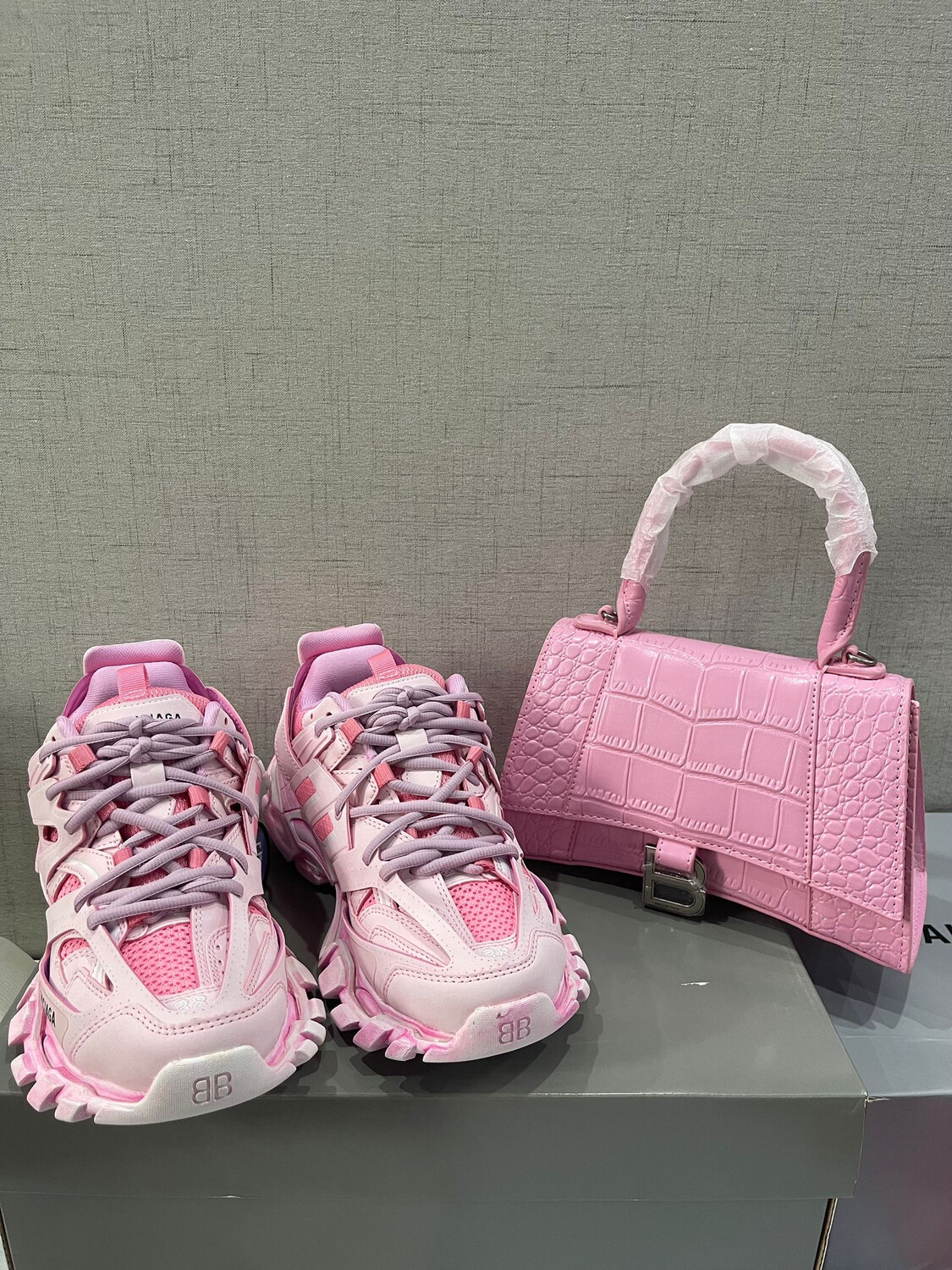 Pink Balenciaga’s Sneakers and Handbag Set