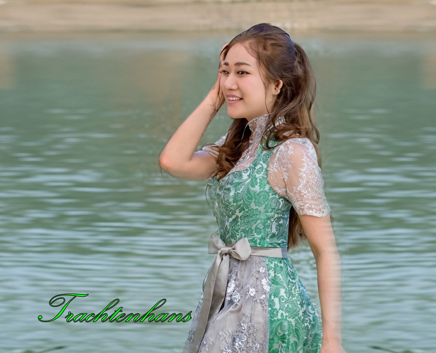 Exquisites Dirndl &quot;Yuna&quot; für Damen / authentische kulturelle Qualitäts Bekleidung / Österreich / Bayern / Oktoberfest / Trachtenoutfit