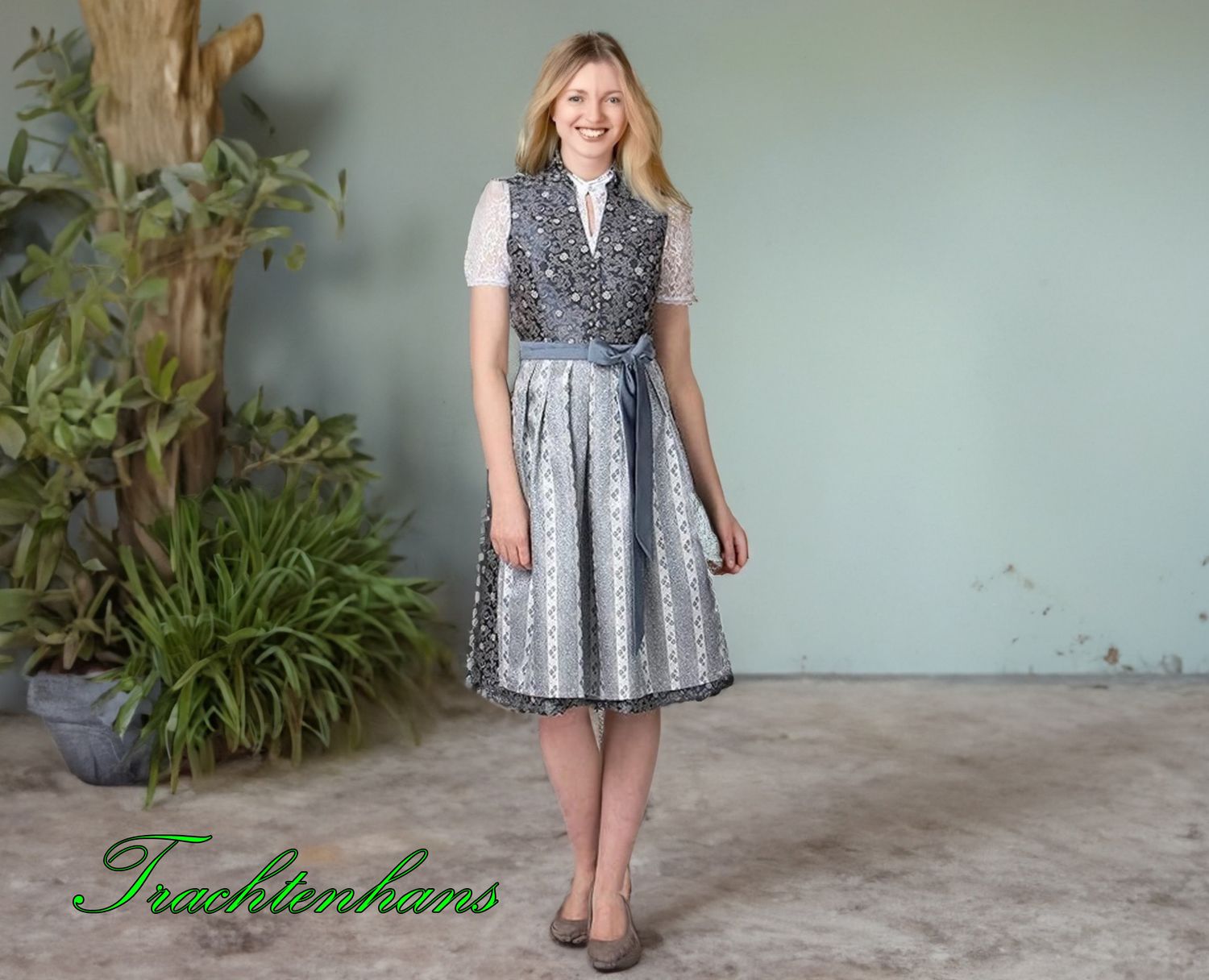 Exquisites Dirndl &quot;Jule&quot; blau / authentische kulturelle Qualitäts Bekleidung / Österreich / Bayern / Oktoberfest / Trachtenoutfit