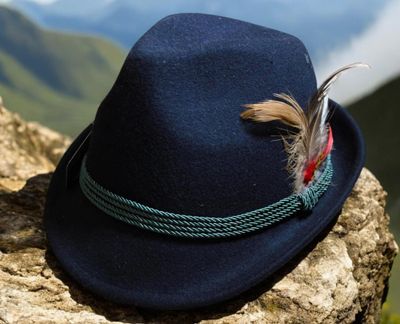 Edler personalisierter Damen Fedora Trachten Hut &quot;Amaya&quot; - Wollhut, Filzhut aus 100% Wolle – perfekter Begleiter für Bergtouren und Freizeit