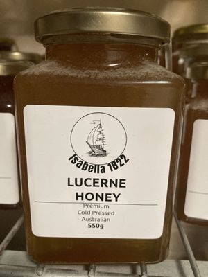 550g Lucerne premium raw honey