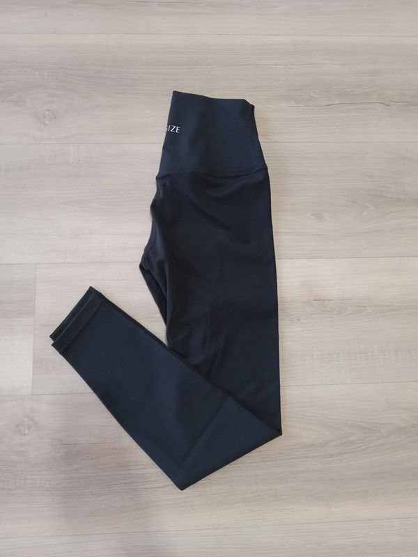 Zero Feel Black Leggings