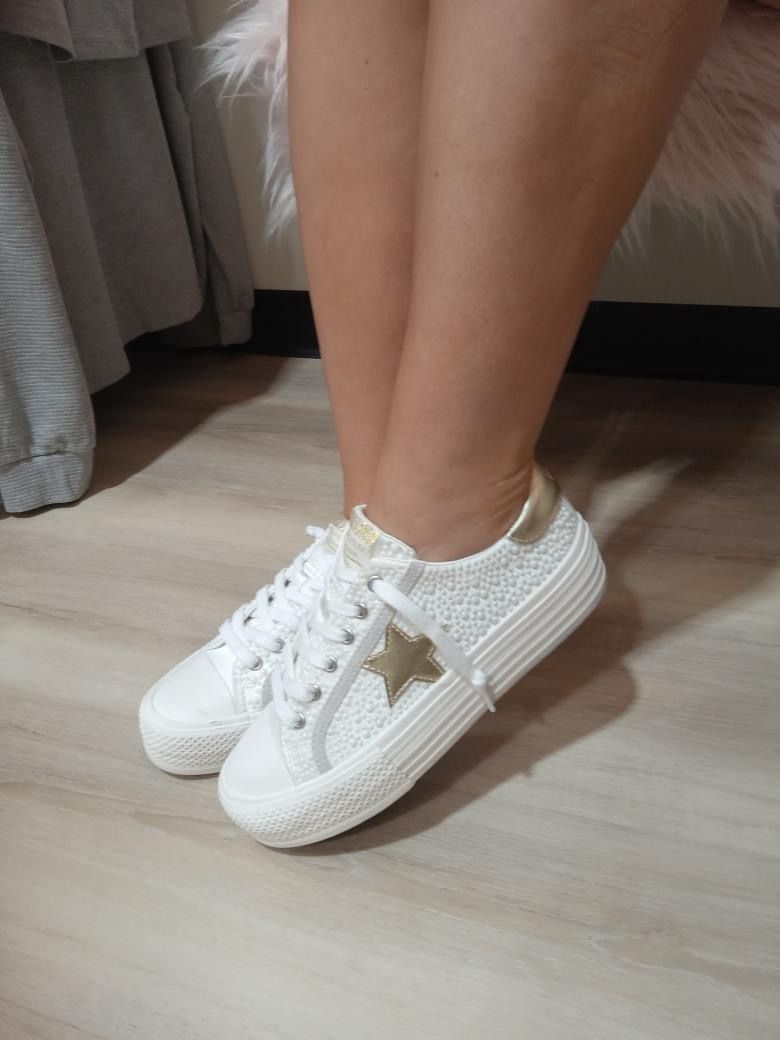Gold Star Pearl Sneakers