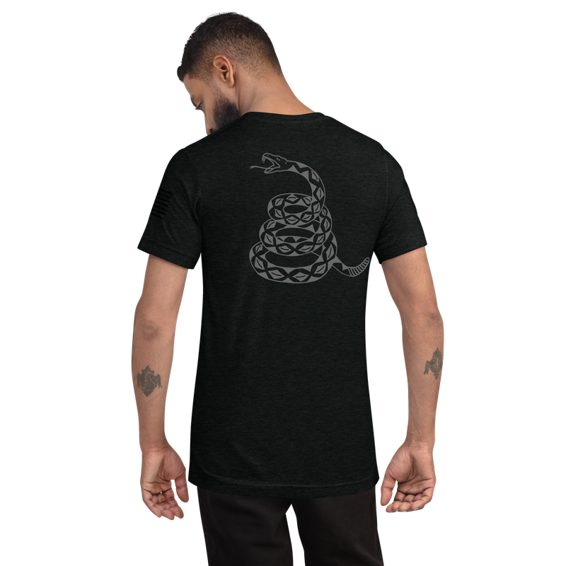 DON'T TREAD ON ME | BLK TXT GRY SNAKE | T-shirt