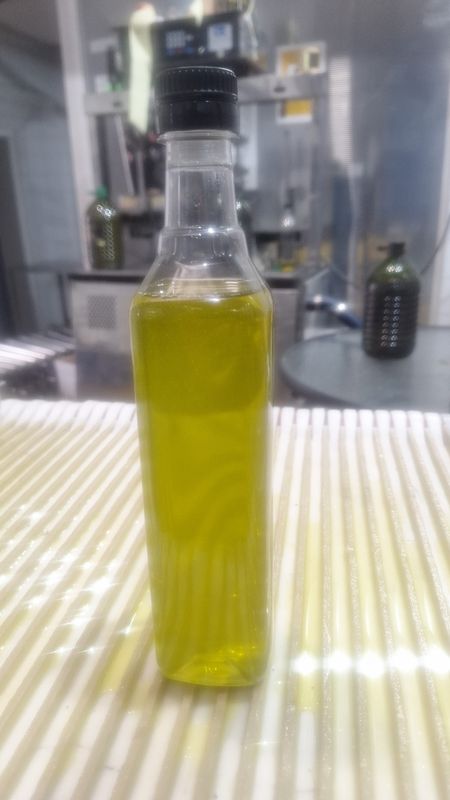 Caja de 15 botellas de 0,5 litros de aceite de oliva virgen extra Botella  0,500 litros.