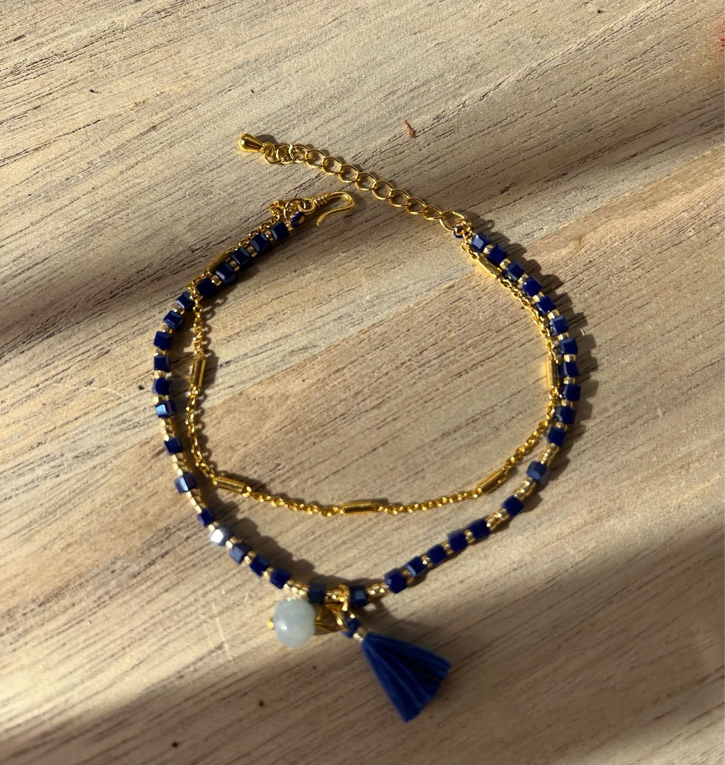 Petit carré bleu foncé