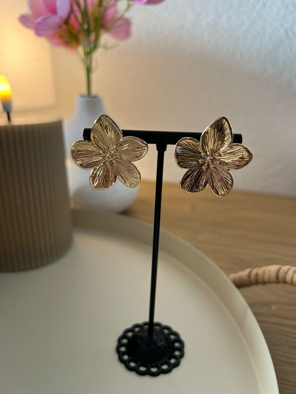 Boucle d’oreille fleur
