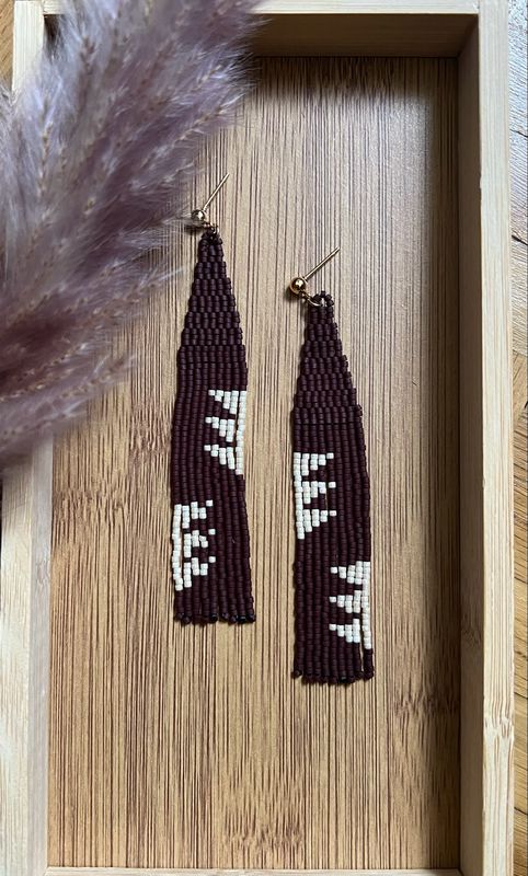 Boucle d’oreille brune