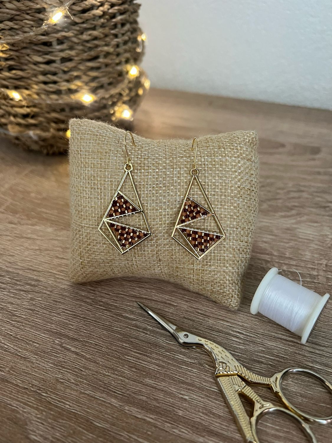 Boucle d’oreille beige