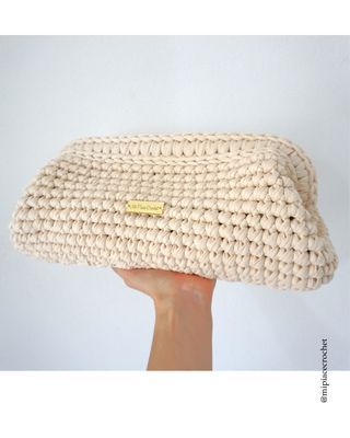 Pochette handbag clutch style
