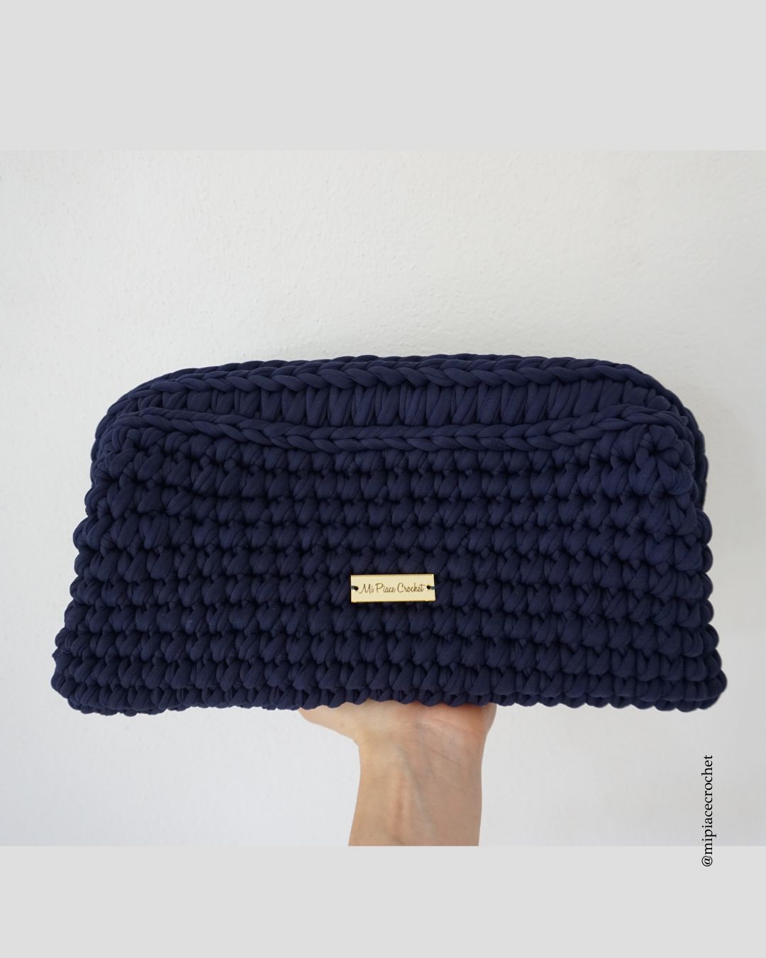 Pochette handbag clutch style