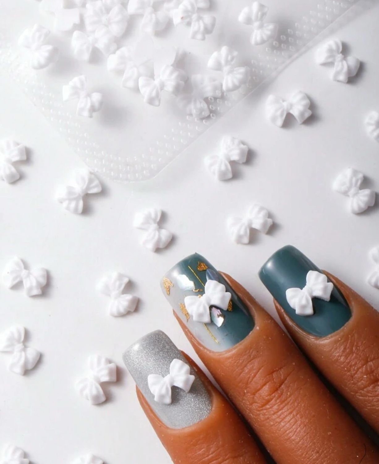 50pc White Bows