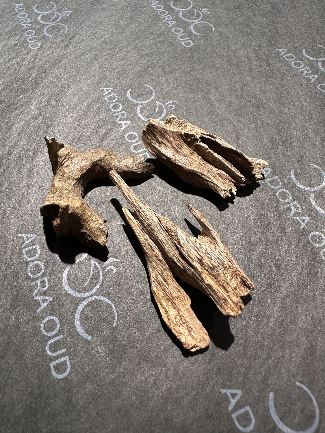 Adora Oud Mori Oud Chips (1 oz )
