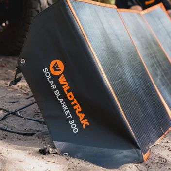 Wildtrak 300W Folding Solar Blanket A-Grade with ETFE Coating, Built in Stand, &amp; Carry Bag
