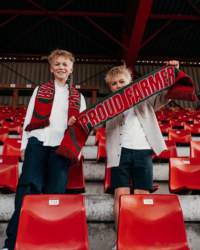 Kidssjaal - proud farmer