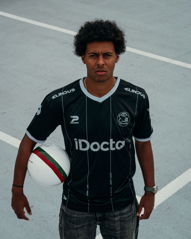 Third shirt 26/27