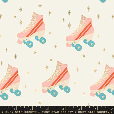Darlings 2 - Roller Skates Butter Cream - 25cm