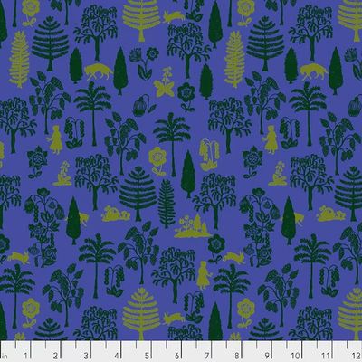 Woodland Walk - Nearby Wolf / Royal - 25cm
