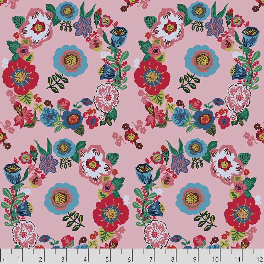 Sunday in the Country - Crown / Lucy - 25cm