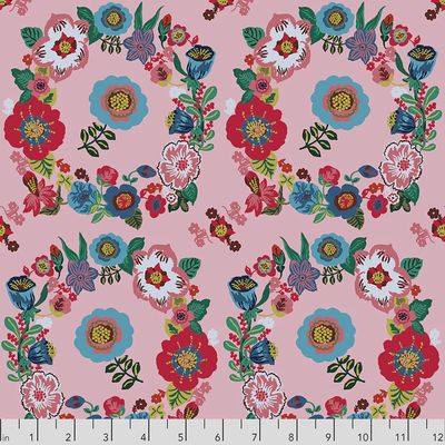 Sunday in the Country - Crown / Lucy - 25cm