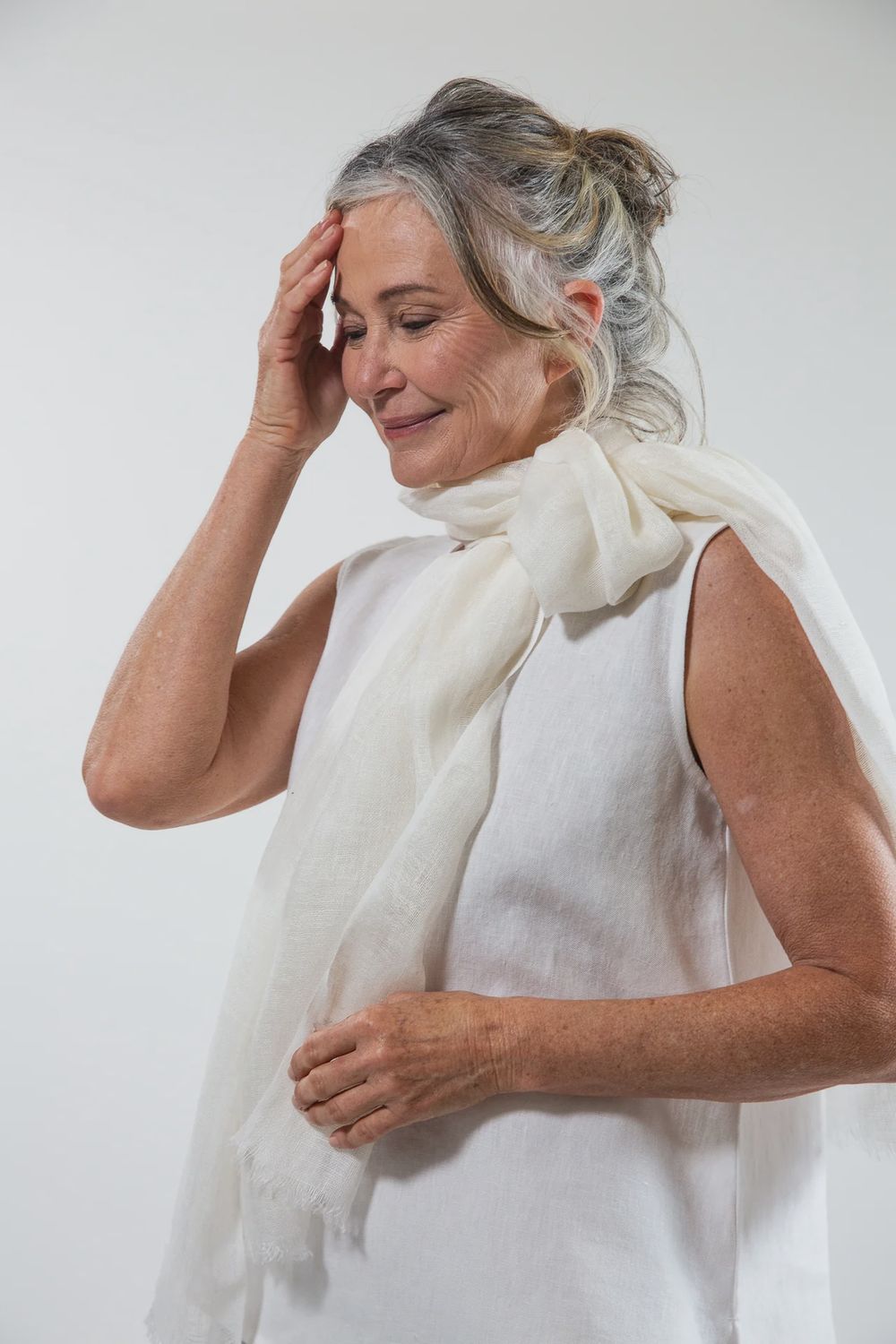 Eva&#39;s Sunday - Linen Gauze Scarf / Marshmallow