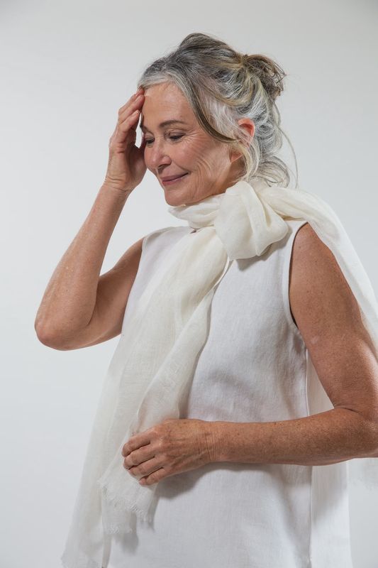 Eva&#39;s Sunday - Linen Gauze Scarf / Marshmallow