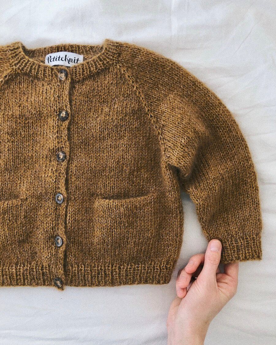 Ellen&#39;s Cardigan / Petite Knits Pattern (Baby)