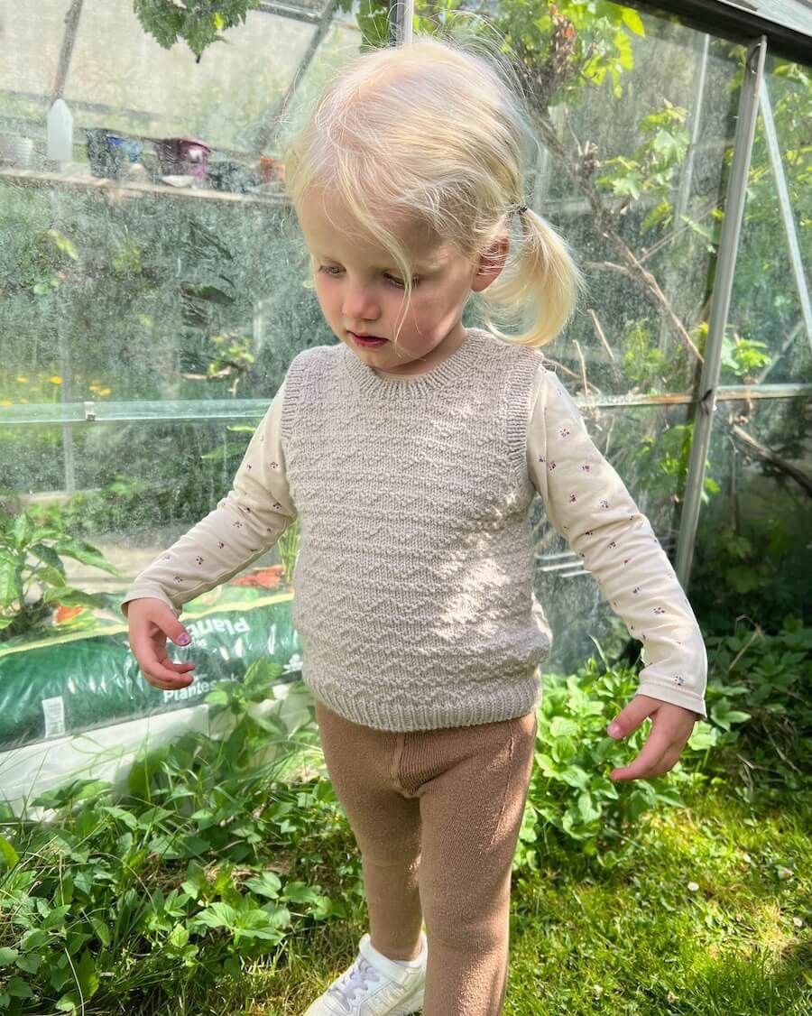 Sille Slipover Mini / Petite Knit Pattern (Children&#39;s)