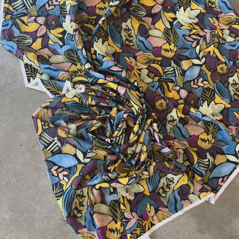 Linen/Cotton / Floral Print / Black - 25cm