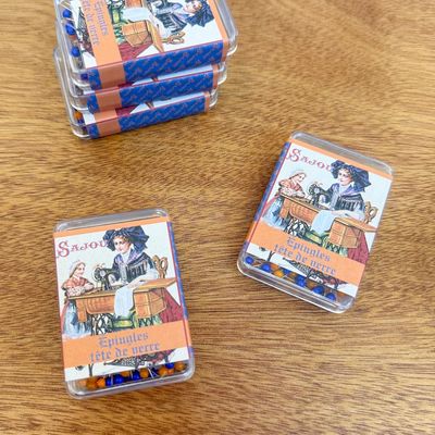 Sajou Glass Head Sewing Pins / Ultra Fine Dress Making