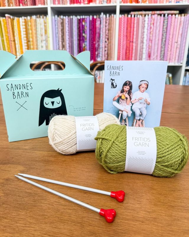 Sandnes Barn Children&#39;s Knitting Kit / Green