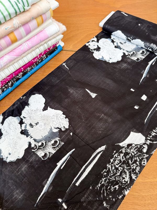 Nani IRO Double Gauze / Sunshine Filtering Through Leaves BLACK / 25cm
