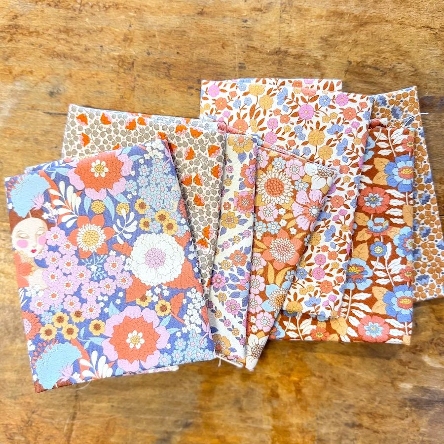 Tilda Wallflower Bundle (x7) - Caramel/Thristle