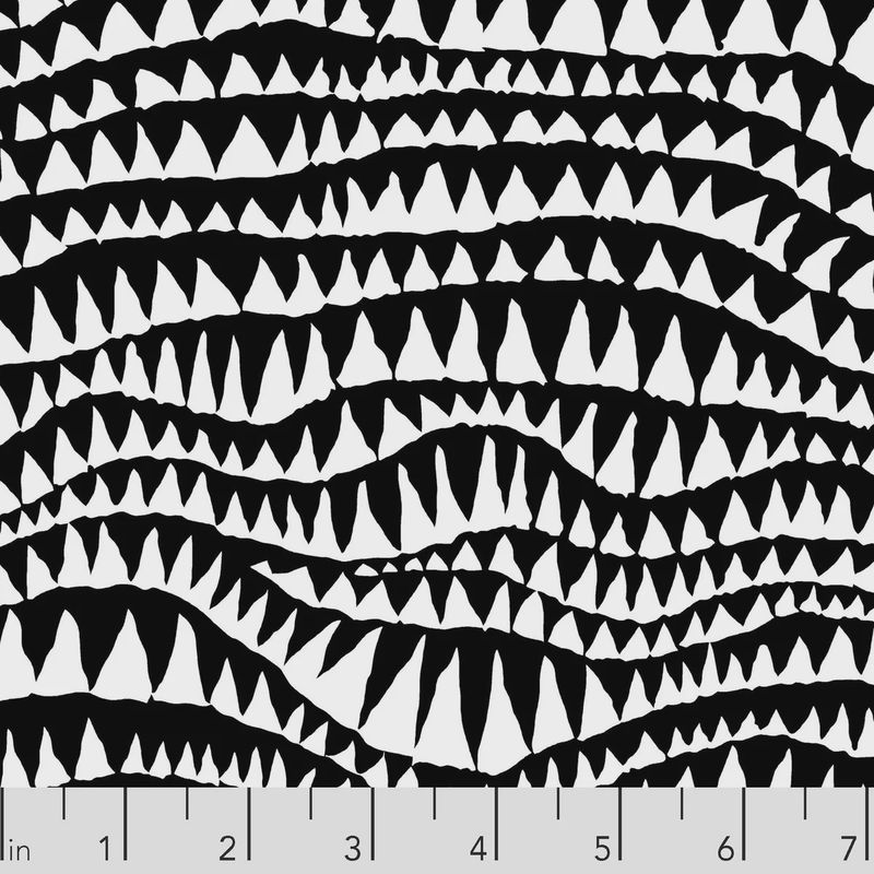 Kaffe - Shark&#39;s Teeth / Black - 25cm