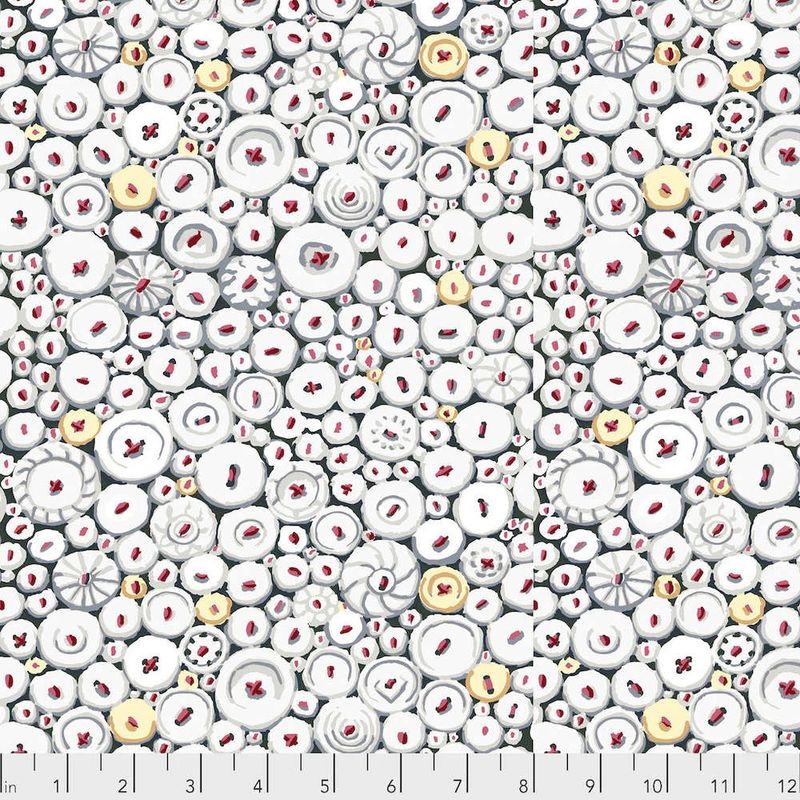 Kaffe - Button Mosaic / White - 25cm