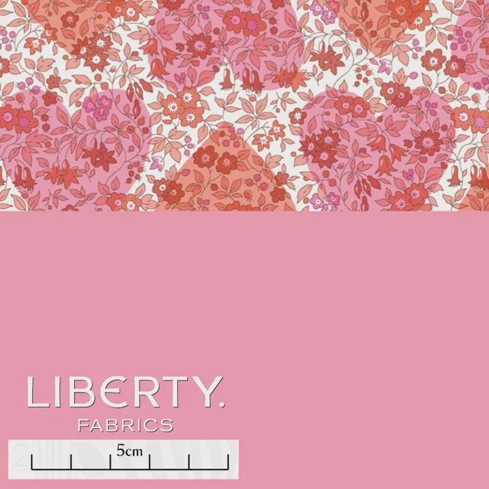 Liberty Tana Lawn - Liberty In Love / Chamomile Hearts B / 25cm
