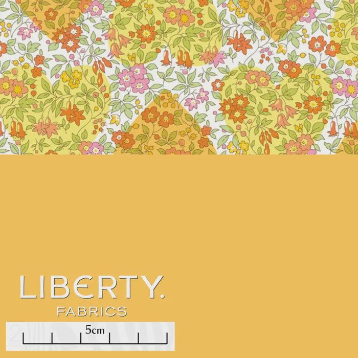 Liberty Tana Lawn - Liberty In Love / Chamomile Hearts C / 25cm