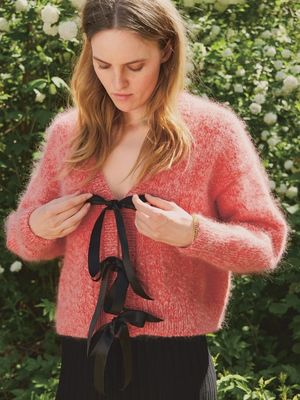 Scarlett Cardigan / Sandnes Garn Pattern