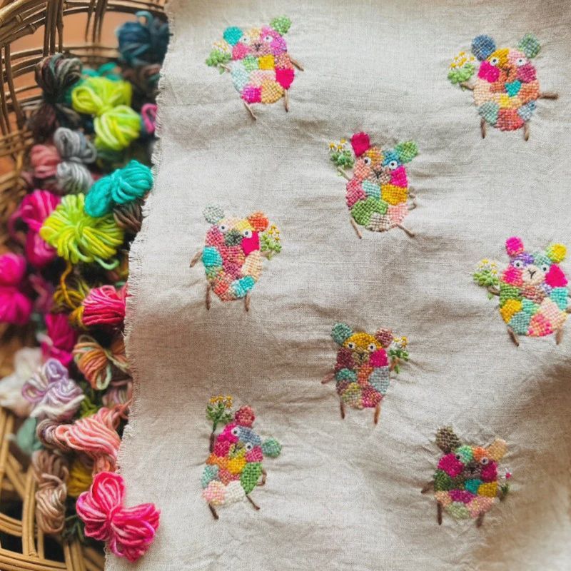 Tomomi Mimura Mosaic Embroidery / Lots of Little Bears Printed Fabric