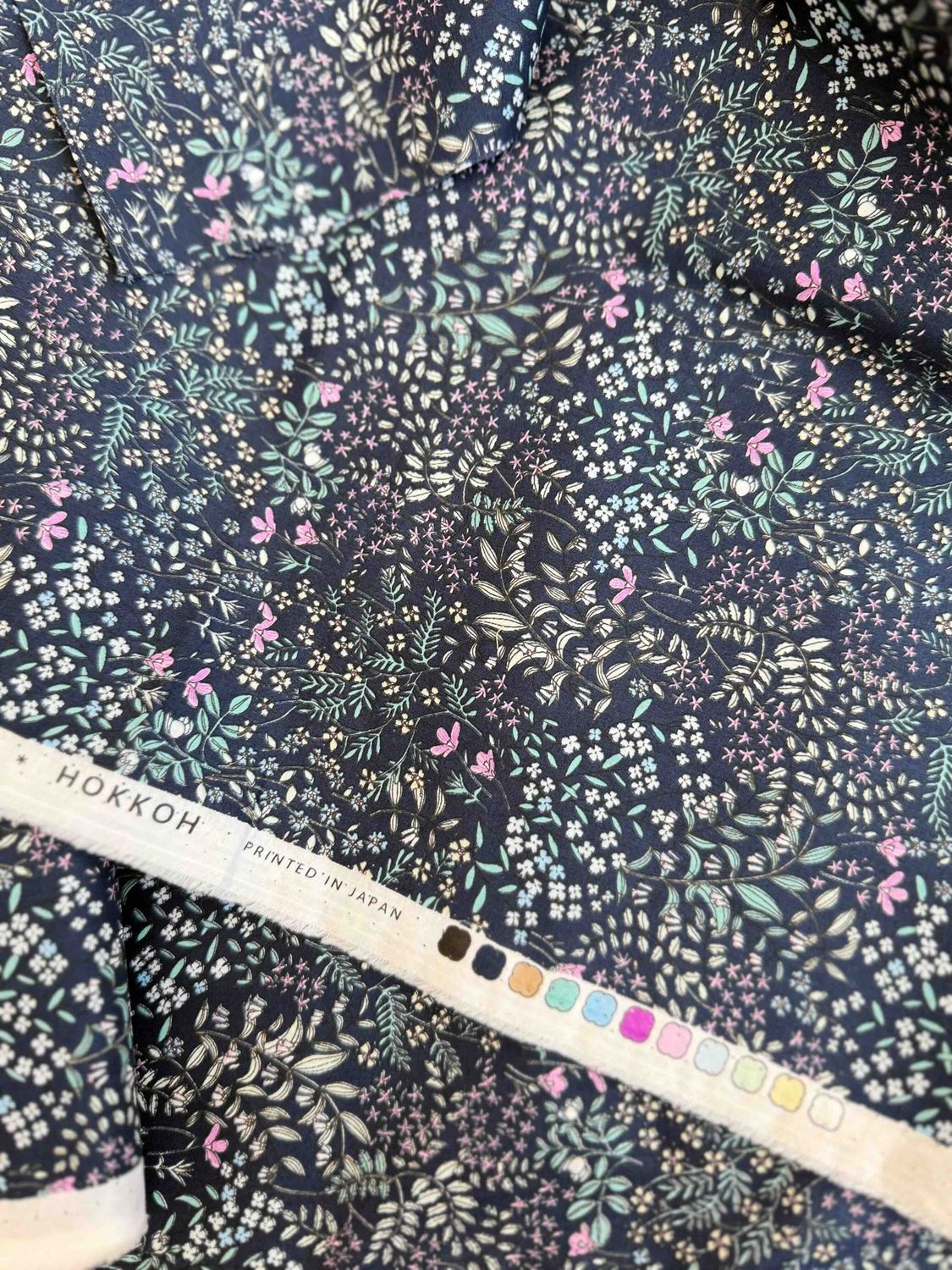 Hokkoh Printed Lawn / Meadow Floral - Navy / 25cm