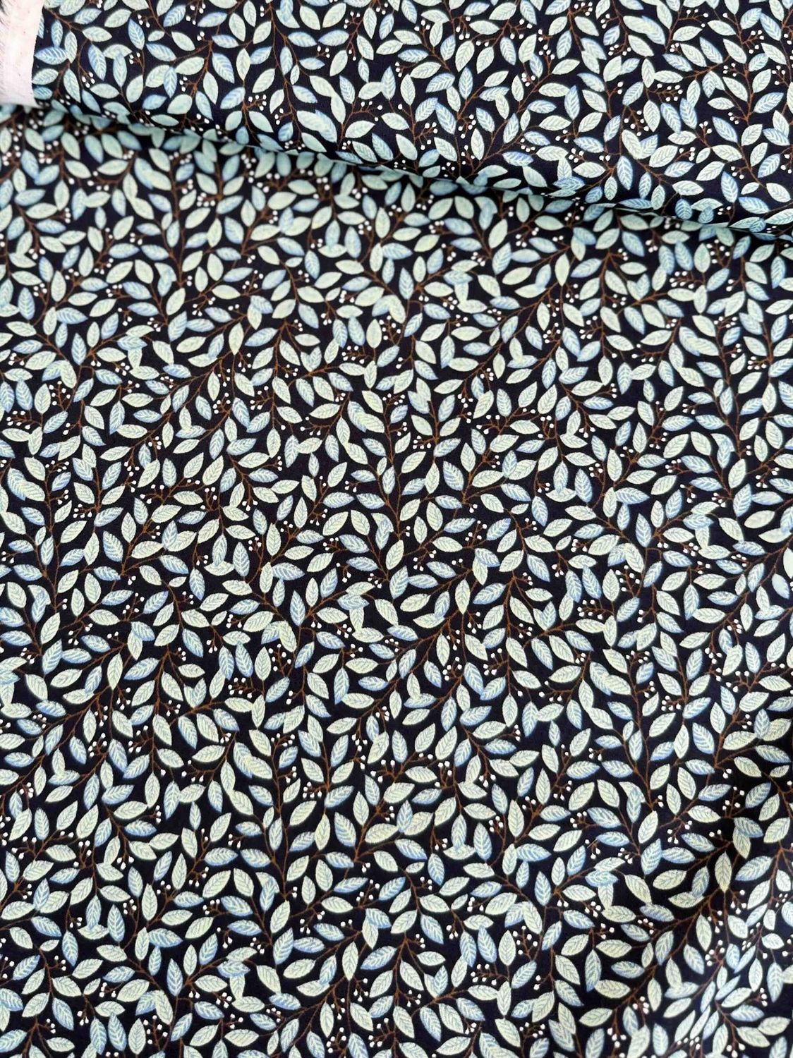 Hokkoh Printed Lawn / Tiny Leaves / 25cm