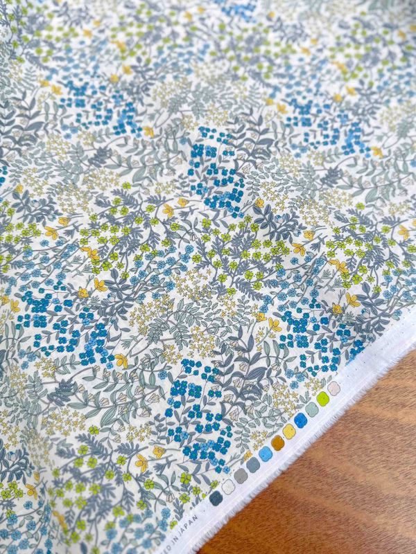 Hokkoh Printed Lawn / Meadow Floral - Cream / 25cm