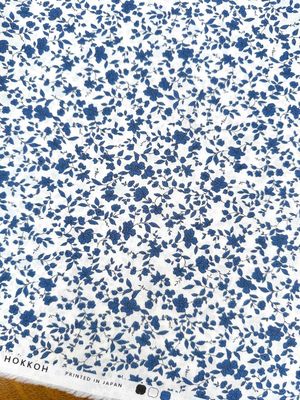 Hokkoh Printed Lawn / Trailing Floral - White / 25cm