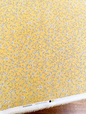 Hokkoh Printed Lawn / Trailing Floral - Butter  / 25cm