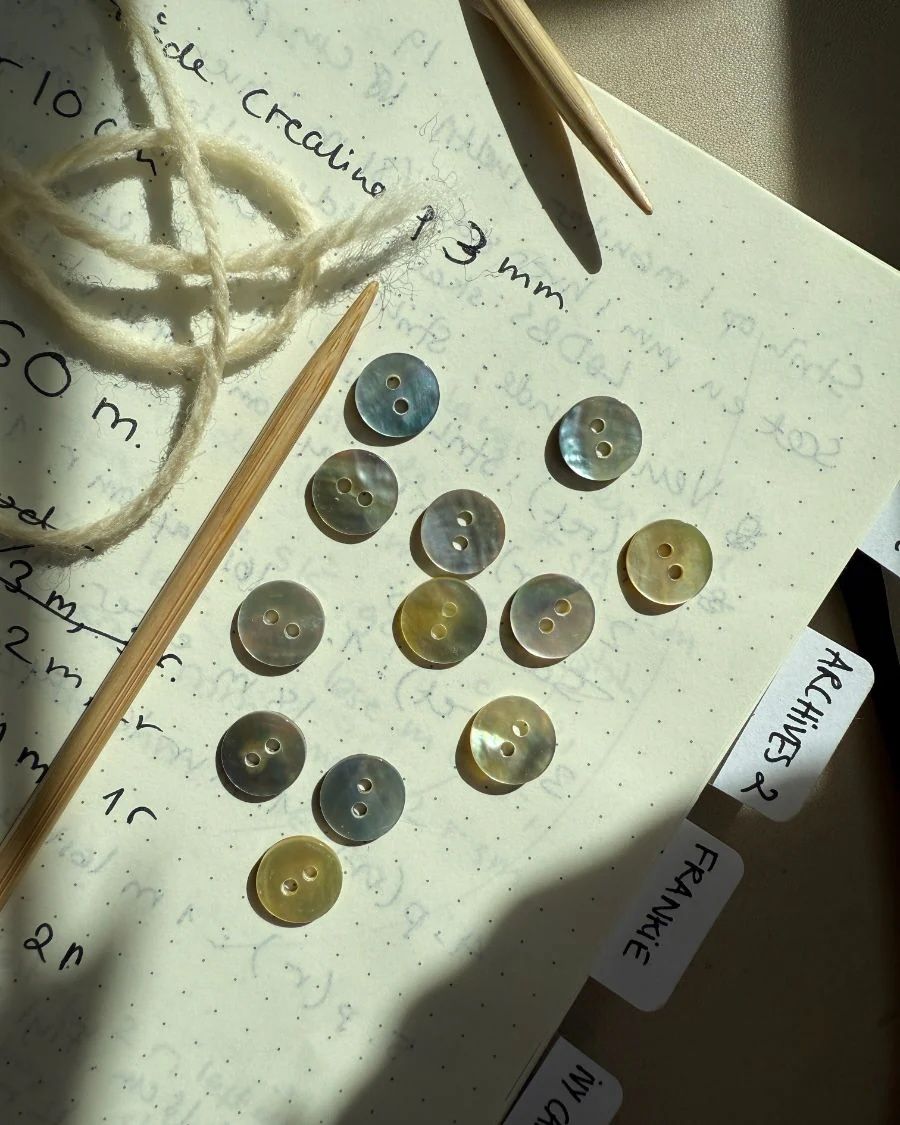 Mother of Pearl Buttons / Petite Knit, Size: 11.4mm