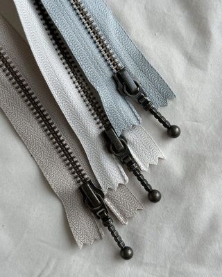 Zips