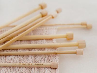 Clover Takumi Bamboo Knitting Needles (Green) Clover Takumi Bamboo Knitting Needles (Green)
