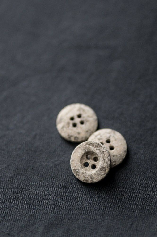 Merchant &amp; Mills / Metamorphic Button - 18mm