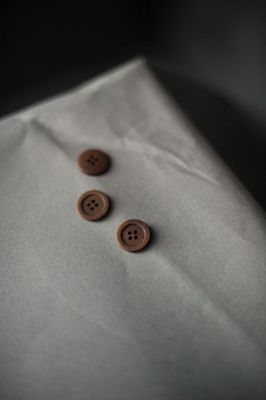 Merchant &amp; Mills Howie Corozo Buttons (Brown)