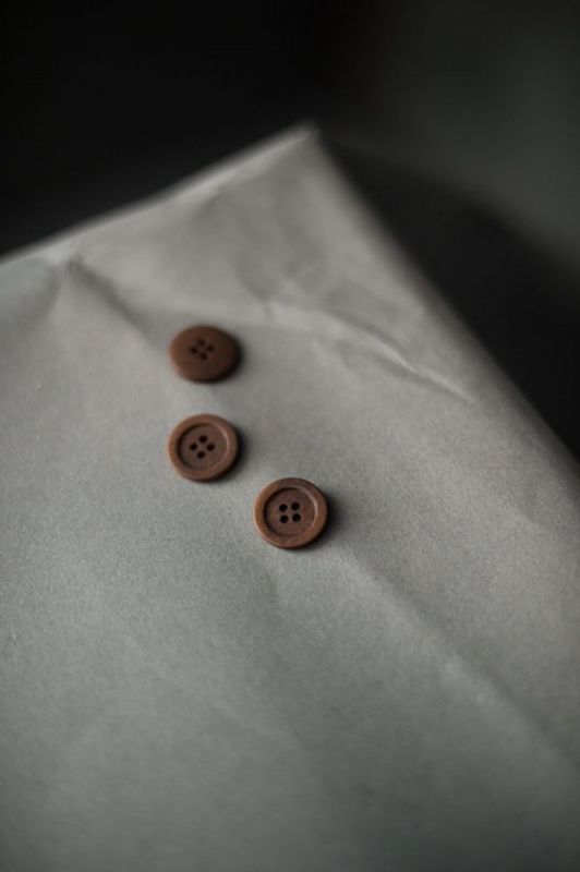 Merchant &amp; Mills Howie Corozo Buttons (Brown)